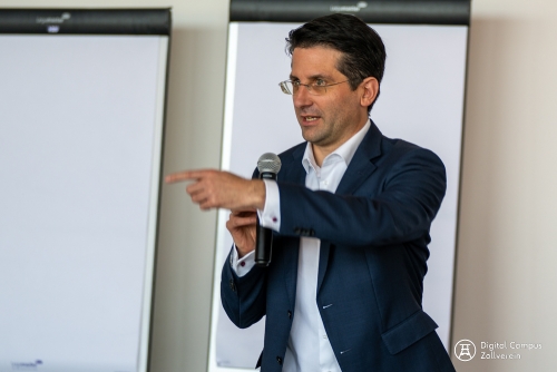 Digital-Expert-21 (1)